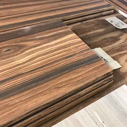 Image of wood look glaze on bullnose edge of wood look plank tile
